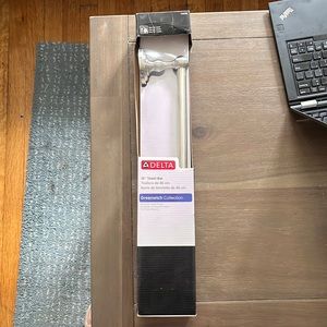 Delta Greenwich Collection 18” Towel Bar NEW